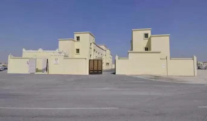 Résidentiel Propriété prête 4 chambres U / f Villa à Compound  a louer au Al-Sadd , Doha #16152 - 1  image 