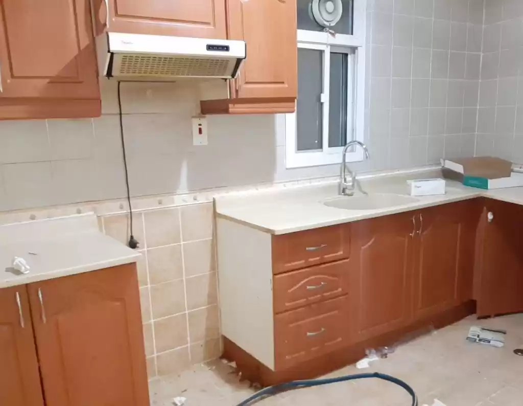 Wohn Klaar eigendom 2 Schlafzimmer U/F Wohnung  zu vermieten in Al Sadd , Doha #16189 - 1  image 