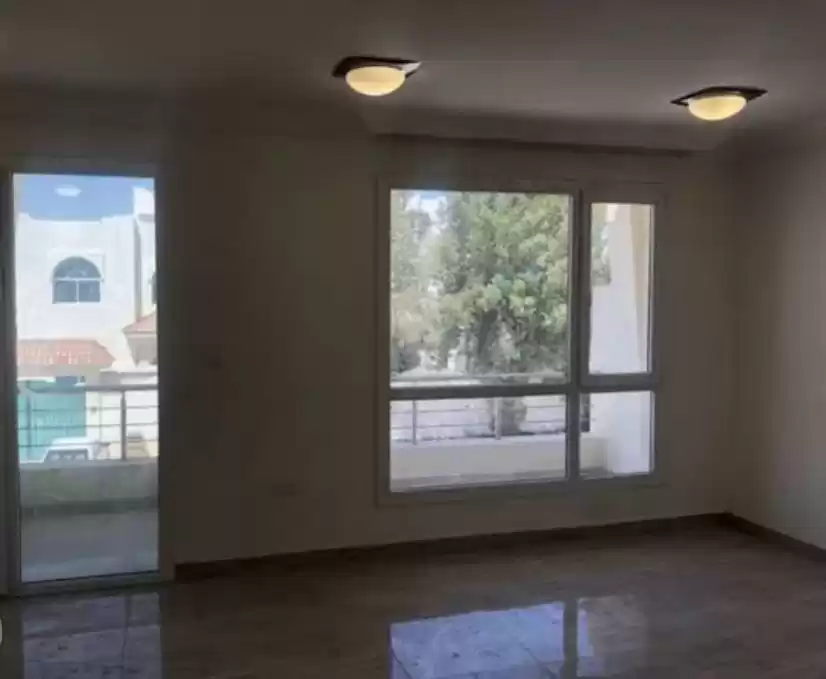 Wohn Klaar eigendom 1 Schlafzimmer U/F Wohnung  zu vermieten in Doha #16226 - 1  image 