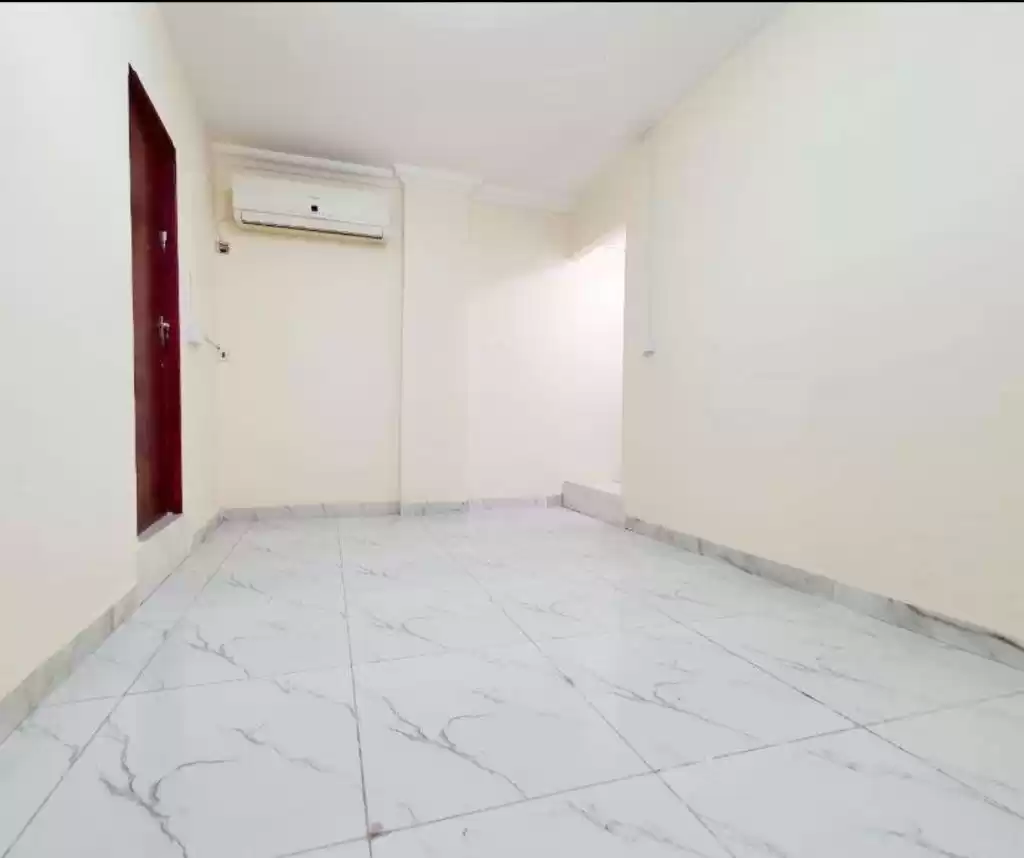 Wohn Klaar eigendom Studio U/F Wohnung  zu vermieten in Al Sadd , Doha #16286 - 1  image 