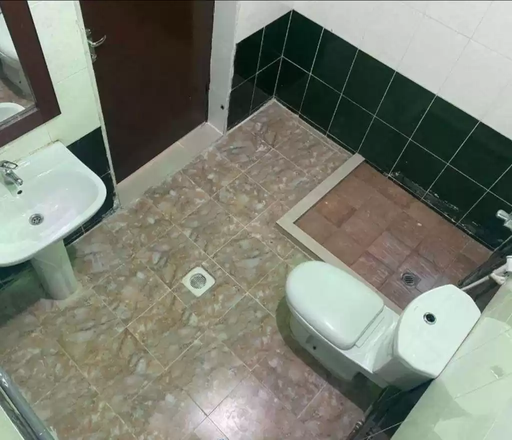 Residential Ready Property 1 Bedroom U/F Apartment  for rent in Al Sadd , Doha #16289 - 1  image 