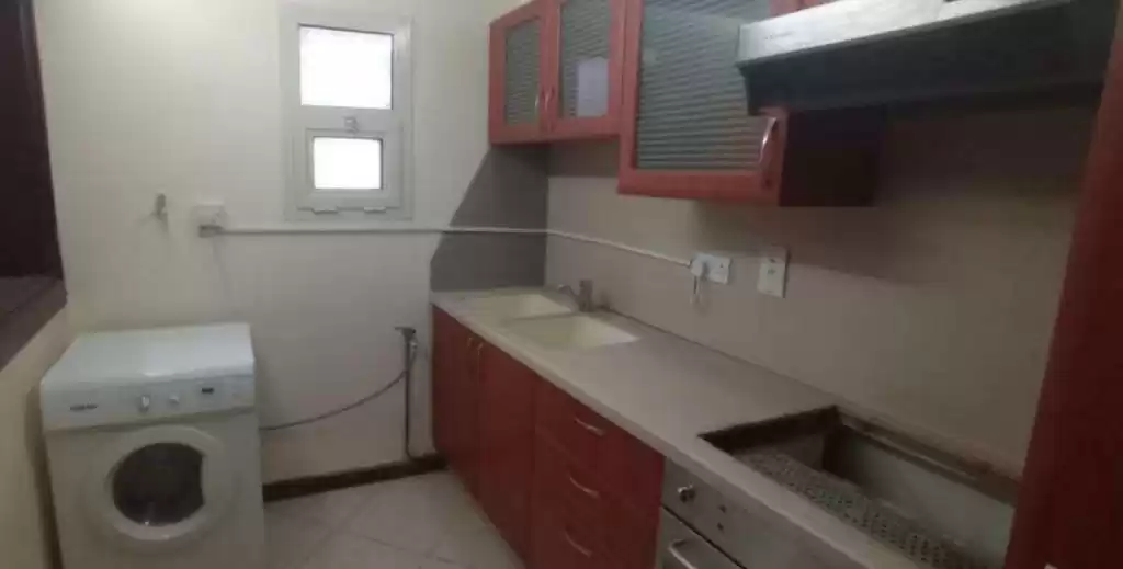 Wohn Klaar eigendom 1 Schlafzimmer F/F Wohnung  zu vermieten in Al Sadd , Doha #16293 - 1  image 