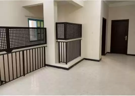 سكني عقار جاهز 5 غرف  غير مفروش فيلا  للإيجار في الدوحة #16323 - 1  صورة 
