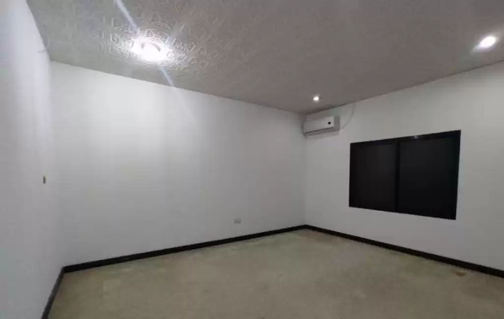 Résidentiel Propriété prête 5 chambres U / f Villa autonome  a louer au Al-Sadd , Doha #16325 - 1  image 