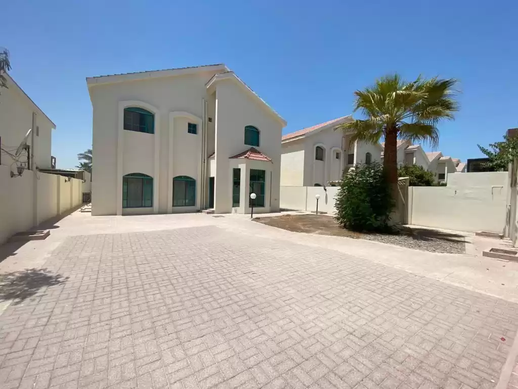 Residential Ready Property 4 Bedrooms U/F Standalone Villa  for rent in Al Sadd , Doha #16361 - 1  image 