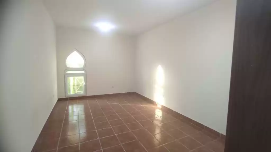 مسکونی املاک آماده 3 خوابه U/F ویلا در مجتمع  برای اجاره که در السد , دوحه #16367 - 1  image 