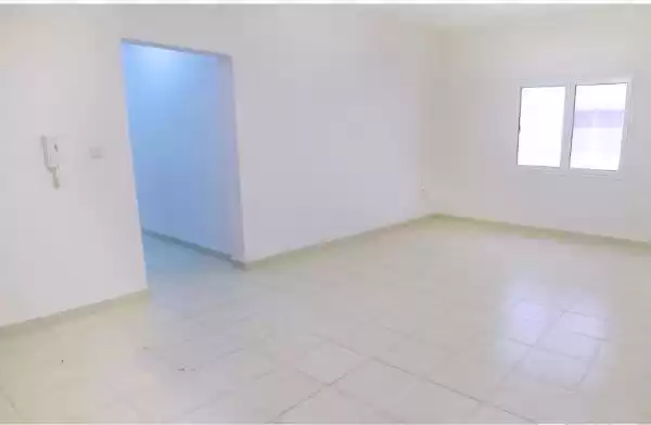 Residential Ready Property 3 Bedrooms U/F Apartment  for rent in Al Sadd , Doha #16418 - 1  image 
