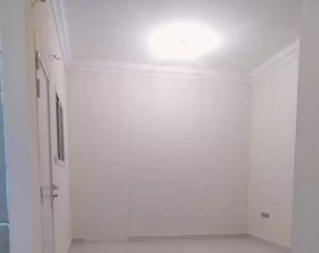 Wohn Klaar eigendom 1 Schlafzimmer U/F Wohnung  zu vermieten in Al Sadd , Doha #16428 - 1  image 