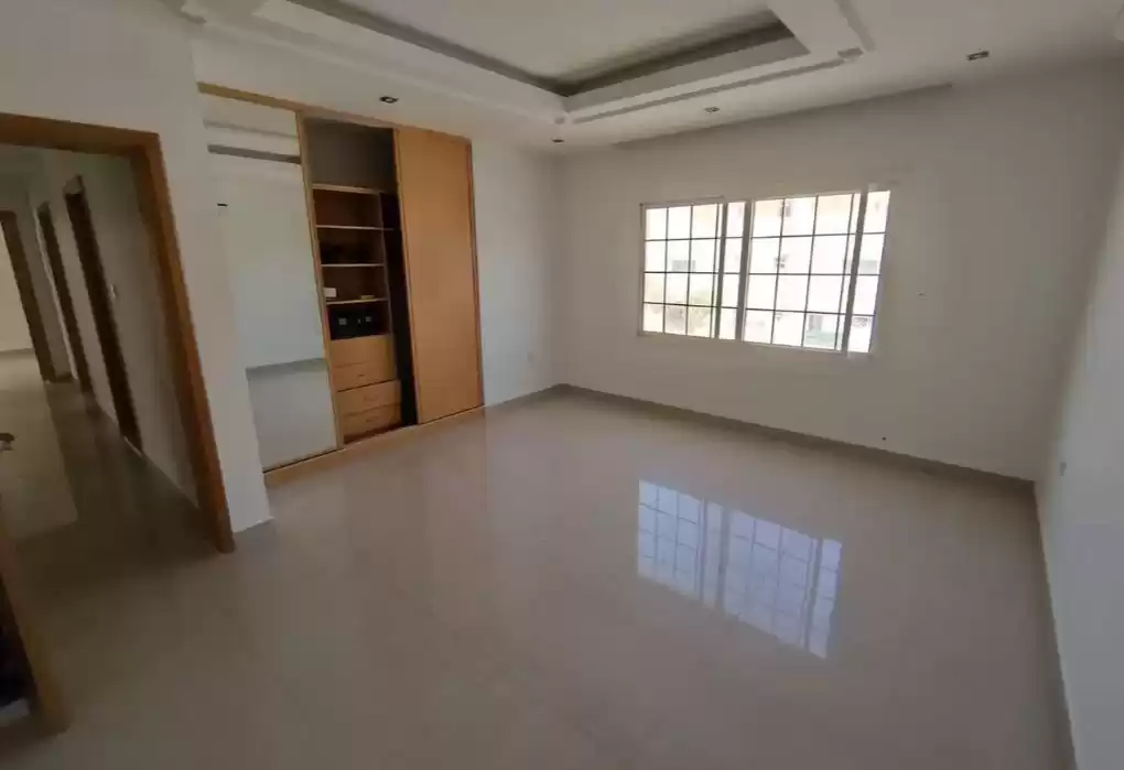 Residential Ready Property 5+maid Bedrooms U/F Compound  for rent in Al Sadd , Doha #16493 - 1  image 