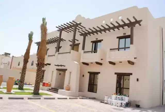 Residential Ready Property 2 Bedrooms U/F Apartment  for rent in Al Sadd , Doha #16606 - 1  image 