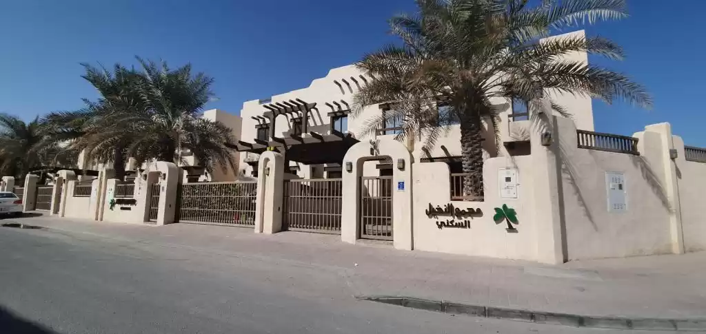 Residential Ready Property 2 Bedrooms U/F Penthouse  for rent in Al Sadd , Doha #16614 - 1  image 