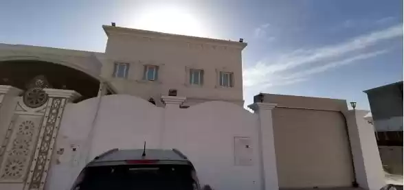 سكني عقار جاهز 6 غرف  غير مفروش فيلا  للإيجار في الدوحة #16641 - 1  صورة 