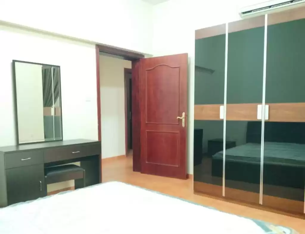 住宅 就绪物业 2 间卧室 楼/楼 公寓  出租 在 萨德 , 多哈 #16730 - 1  image 