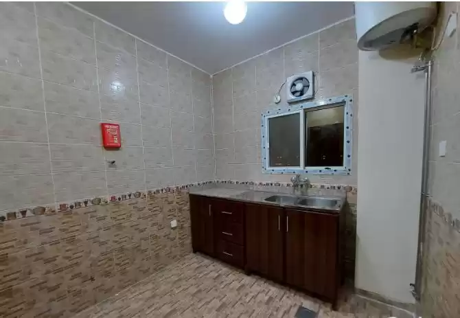 Residential Ready Property 2 Bedrooms U/F Apartment  for rent in Al Sadd , Doha #16742 - 1  image 