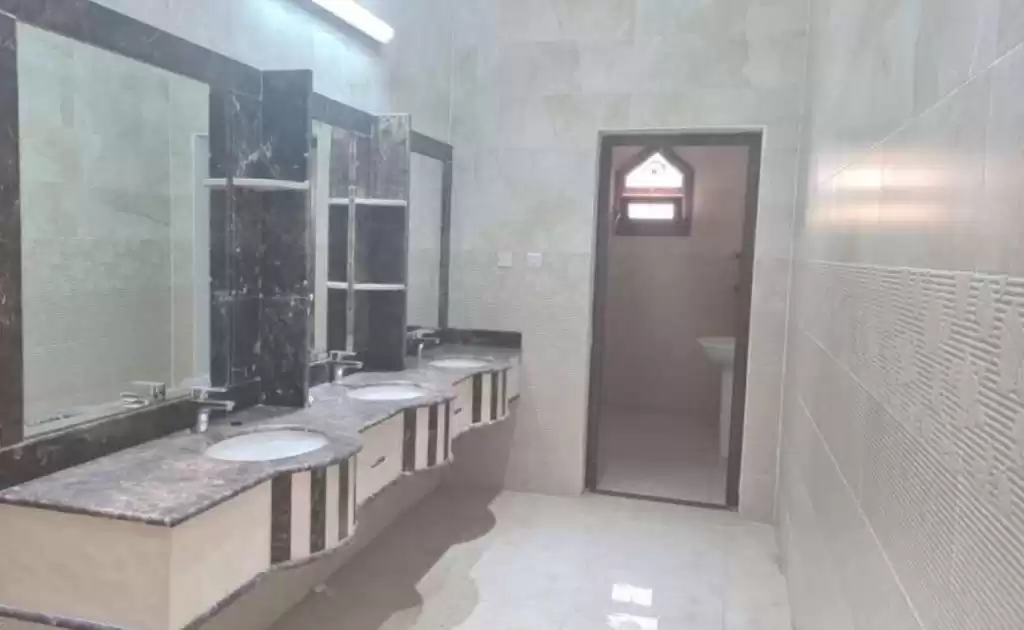 Wohn Klaar eigendom 6 Schlafzimmer U/F Alleinstehende Villa  zu vermieten in Al Sadd , Doha #16799 - 1  image 