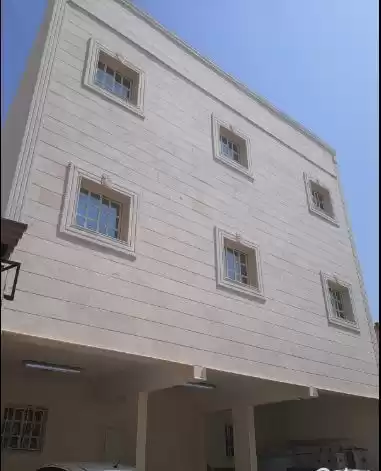 Residencial Listo Propiedad 7 habitaciones F / F Apartamento  venta en al-sad , Doha #16810 - 1  image 
