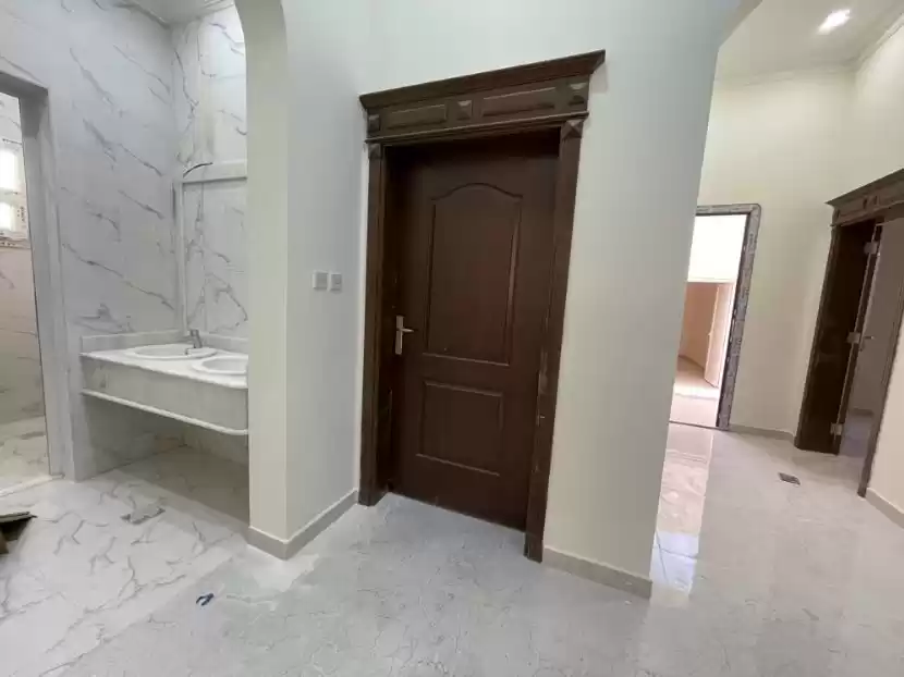 Résidentiel Propriété prête 7+ chambres U / f Villa autonome  a louer au Al-Sadd , Doha #16834 - 1  image 