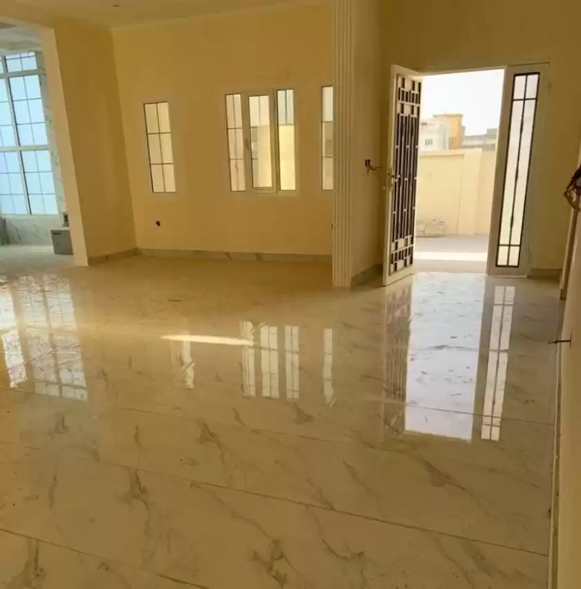Residencial Listo Propiedad 7 habitaciones U / F Villa en Compound  venta en Doha #16888 - 1  image 