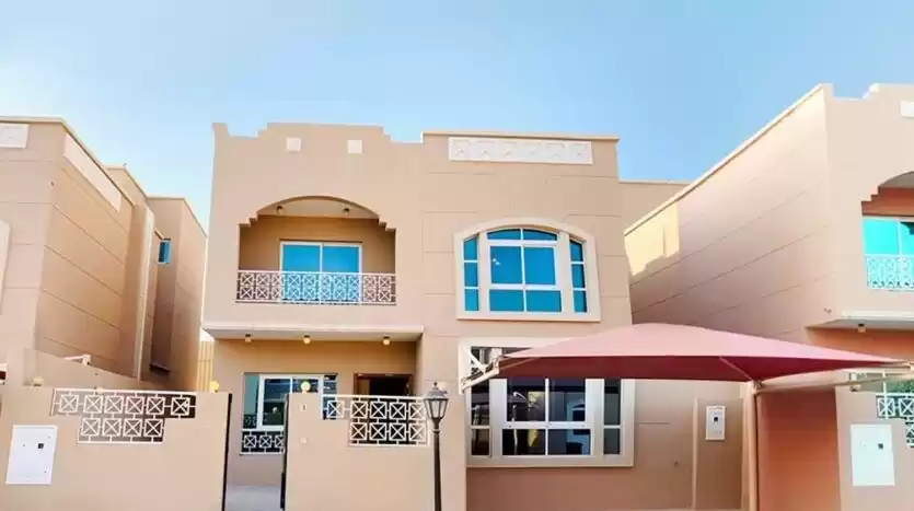 Résidentiel Propriété prête 5 chambres U / f Villa à Compound  a louer au Doha #16928 - 1  image 