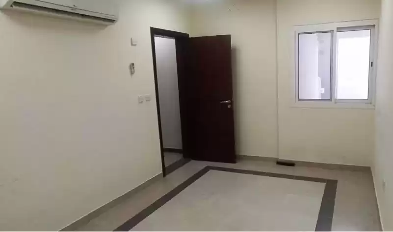 商业的 就绪物业 U/F 办公室  出租 在 萨德 , 多哈 #17059 - 1  image 