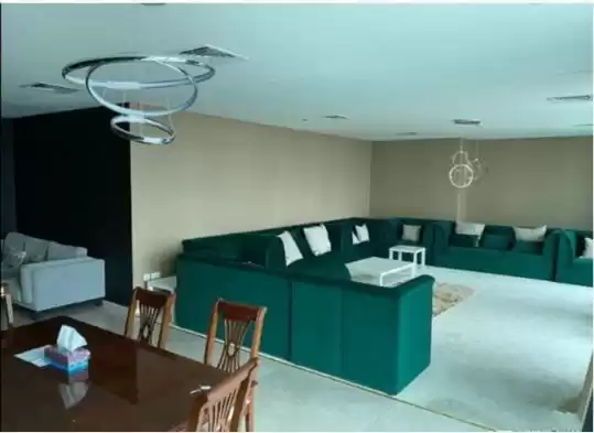 Résidentiel Propriété prête 3 chambres F / F Appartement  a louer au Al-Sadd , Doha #17080 - 1  image 