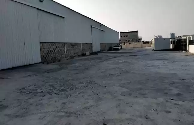 تجاری املاک آماده U/F انبار  برای اجاره که در دوحه #17117 - 1  image 