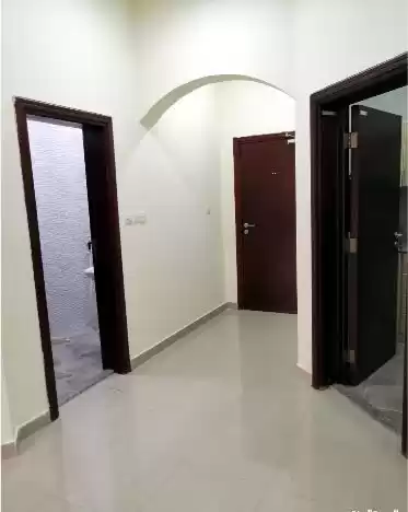 住宅 就绪物业 2 间卧室 U/F 公寓  出租 在 萨德 , 多哈 #17118 - 1  image 