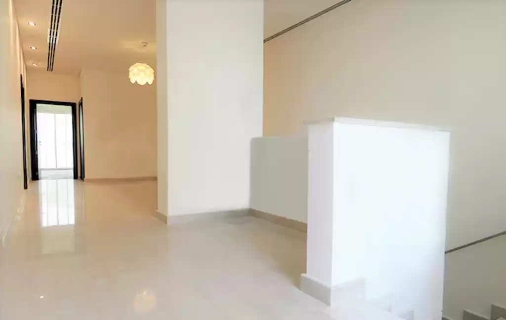 Residential Ready Property 3 Bedrooms S/F Penthouse  for sale in Al Sadd , Doha #17152 - 1  image 