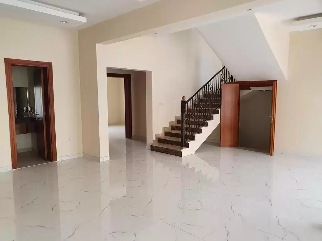 مسکونی املاک آماده 5 اتاق خواب U/F ویلا در مجتمع  برای اجاره که در السد , دوحه #17231 - 1  image 