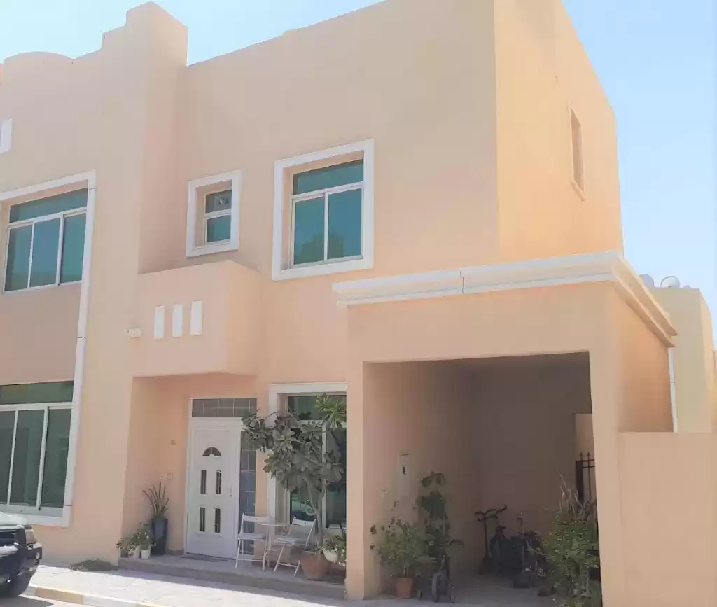 Residencial Listo Propiedad 6 habitaciones U / F Villa en Compound  alquiler en al-sad , Doha #17254 - 1  image 