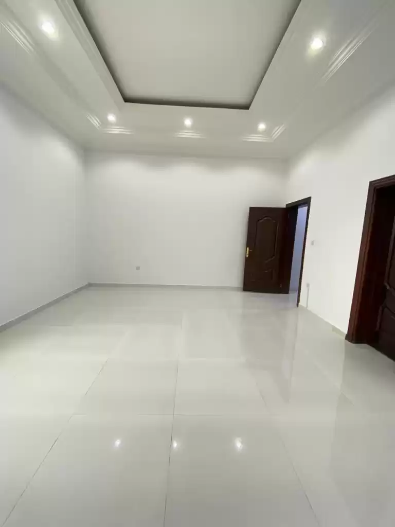 住宅 就绪物业 工作室 U/F 公寓  出租 在 萨德 , 多哈 #17261 - 1  image 