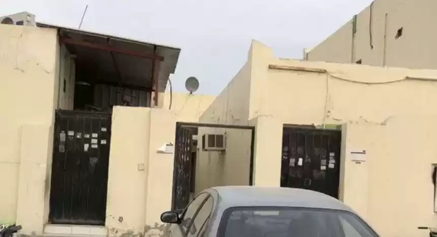 سكني عقار جاهز 5 غرف  غير مفروش فيلا  للبيع في الدوحة #17282 - 1  صورة 