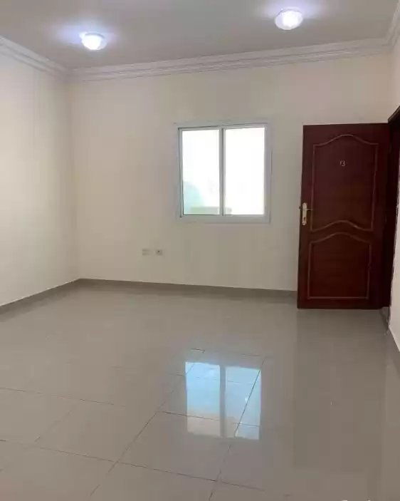 Residential Ready Property Studio U/F Apartment  for rent in Doha #17294 - 1  image 