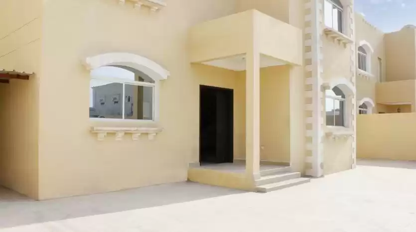 سكني عقار جاهز 4 غرف  غير مفروش فيلا  للإيجار في السد , الدوحة #17302 - 1  صورة 