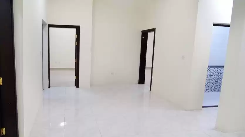 Résidentiel Propriété prête 3 chambres U / f Appartement  a louer au Doha #17315 - 1  image 