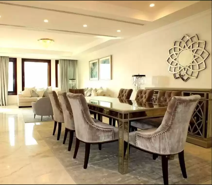 Wohn Klaar eigendom 2 Schlafzimmer F/F Stadthaus  zu vermieten in Al Sadd , Doha #17411 - 1  image 