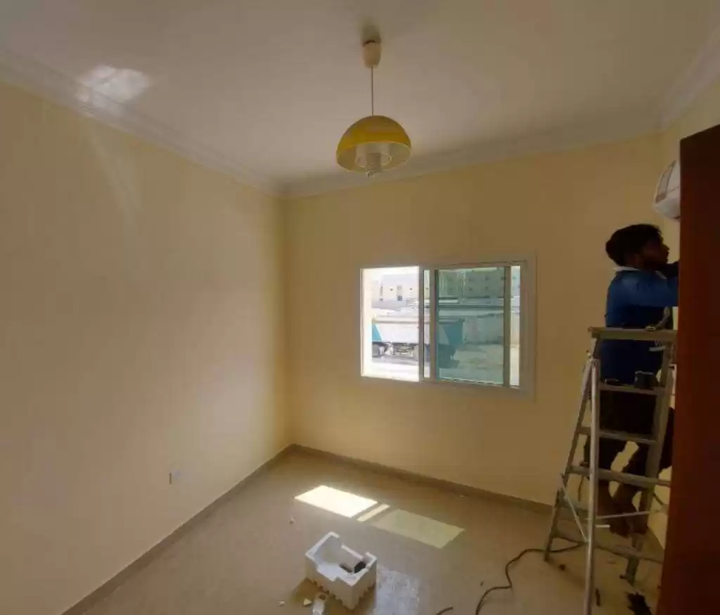 Residential Ready Property 2 Bedrooms U/F Apartment  for rent in Al Sadd , Doha #17582 - 1  image 