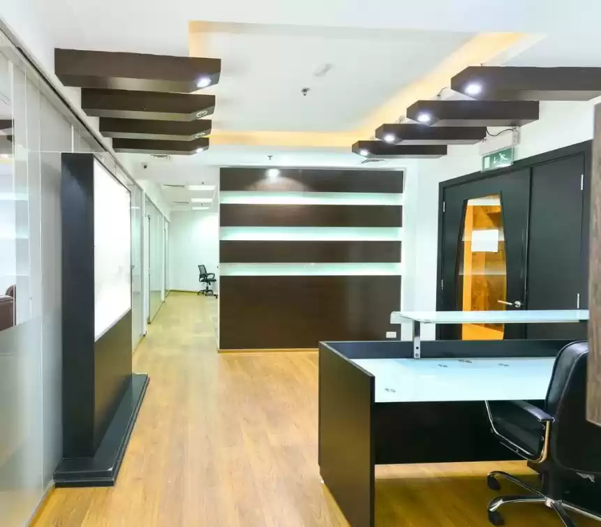 Reklam Hazır Mülk F/F Ofis  kiralık içinde Al Sadd , Doha #17617 - 1  image 