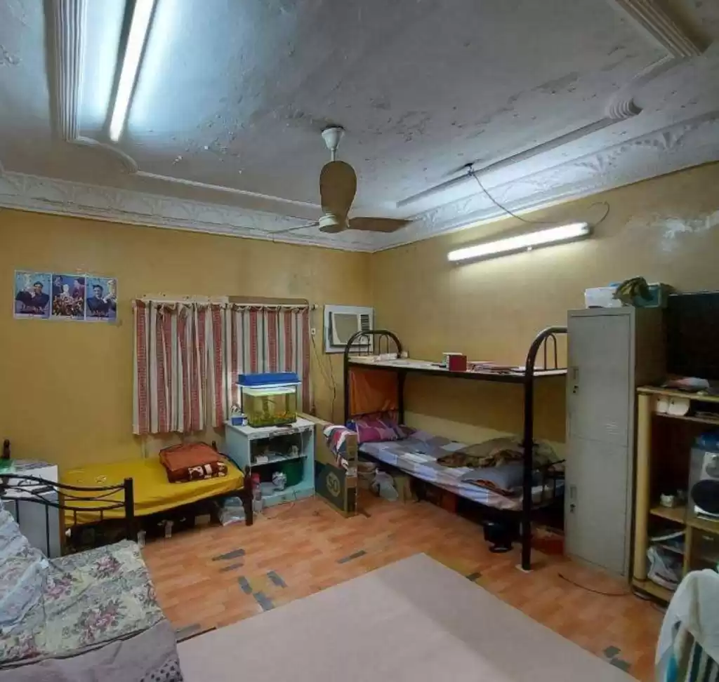 Residential Ready Property 5 Bedrooms U/F Apartment  for rent in Al Sadd , Doha #17769 - 1  image 