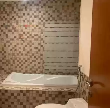Жилой Готовая недвижимость 4 спальни Н/Ф Квартира  продается в Аль-Садд , Доха #17794 - 1  image 