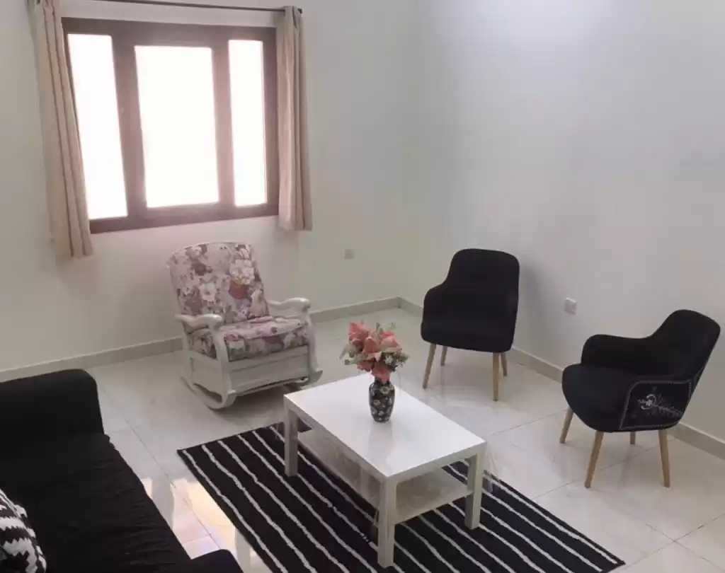 住宅 就绪物业 2 间卧室 楼/楼 公寓  出租 在 萨德 , 多哈 #17809 - 1  image 
