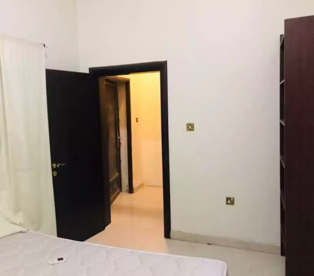 Residential Ready Property 1 Bedroom U/F Apartment  for rent in Al Sadd , Doha #17838 - 1  image 
