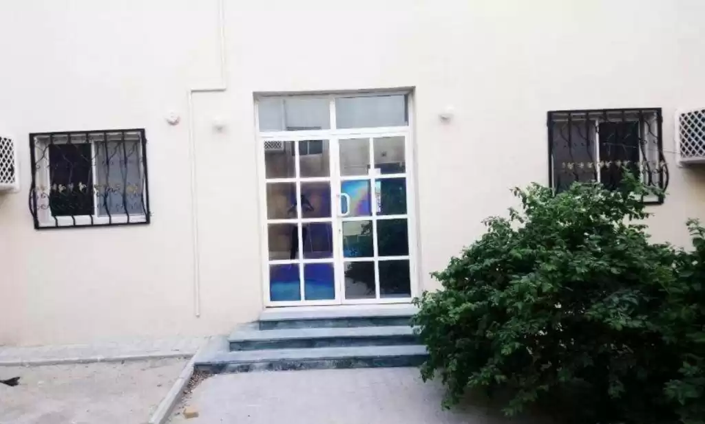 Residential Ready Property 7+ Bedrooms U/F Labor Camp  for rent in Al Sadd , Doha #17883 - 1  image 