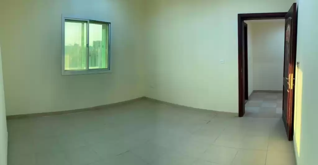 Wohn Klaar eigendom 3 Schlafzimmer U/F Wohnung  zu vermieten in Al Sadd , Doha #17951 - 1  image 