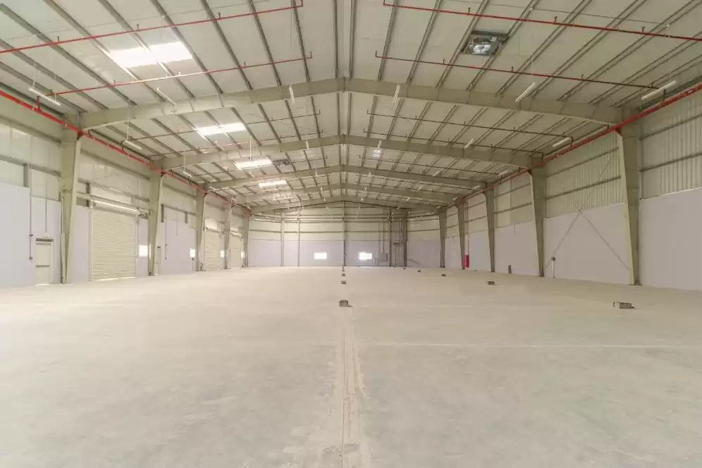 Commercial Propriété prête U / f Entrepôt  à vendre au Al-Sadd , Doha #17989 - 1  image 
