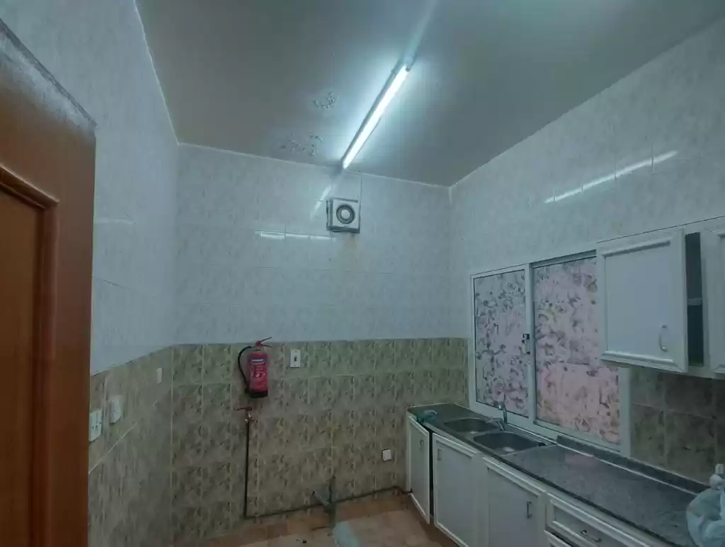 Residential Ready Property 2 Bedrooms U/F Apartment  for rent in Al Sadd , Doha #17999 - 1  image 