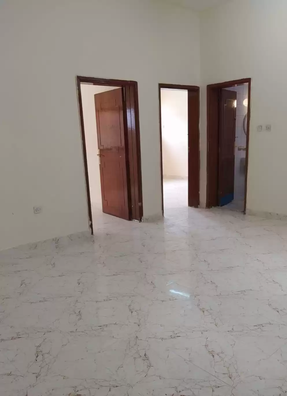 Wohn Klaar eigendom 3 Schlafzimmer U/F Wohnung  zu vermieten in Al Sadd , Doha #18032 - 1  image 