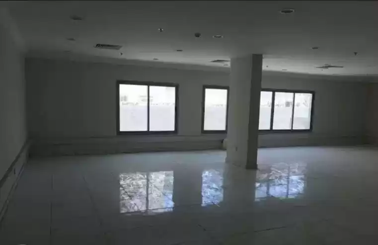 Reklam Hazır Mülk U/F Bina  kiralık içinde Al Sadd , Doha #18070 - 1  image 
