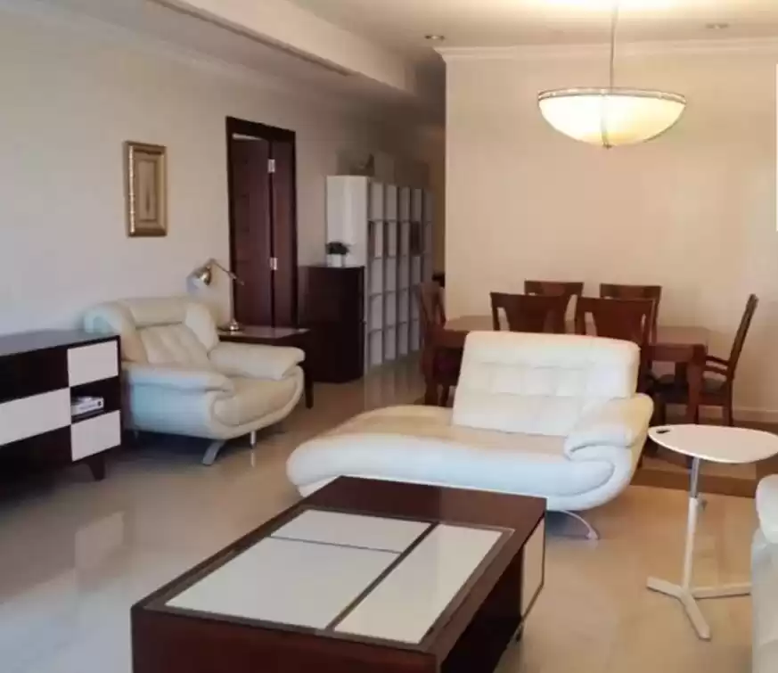 Karışık kullanım Hazır Mülk 2 yatak odası F/F Apartman  kiralık içinde Al Sadd , Doha #18207 - 1  image 