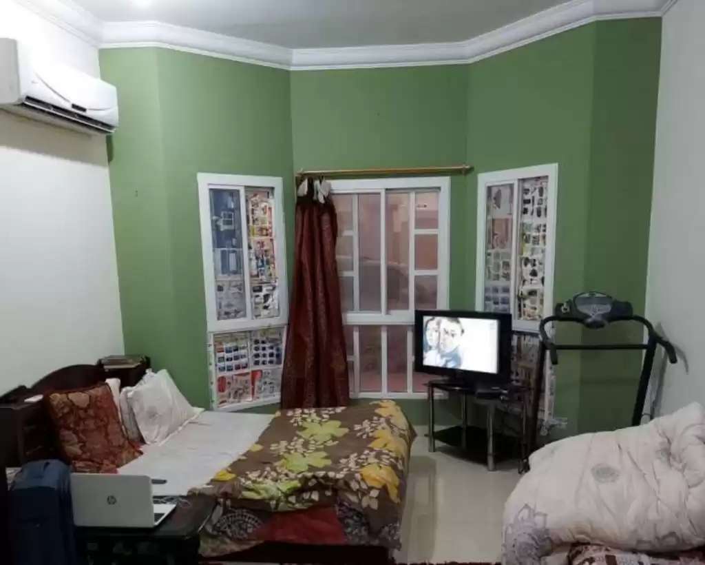 yerleşim Hazır Mülk 1 yatak odası U/F Apartman  kiralık içinde Al Sadd , Doha #18219 - 1  image 